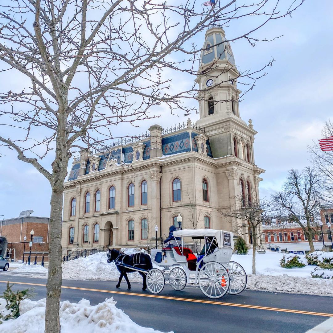 Christmas Stuff to Do in Ohio: Carriages and Carols!