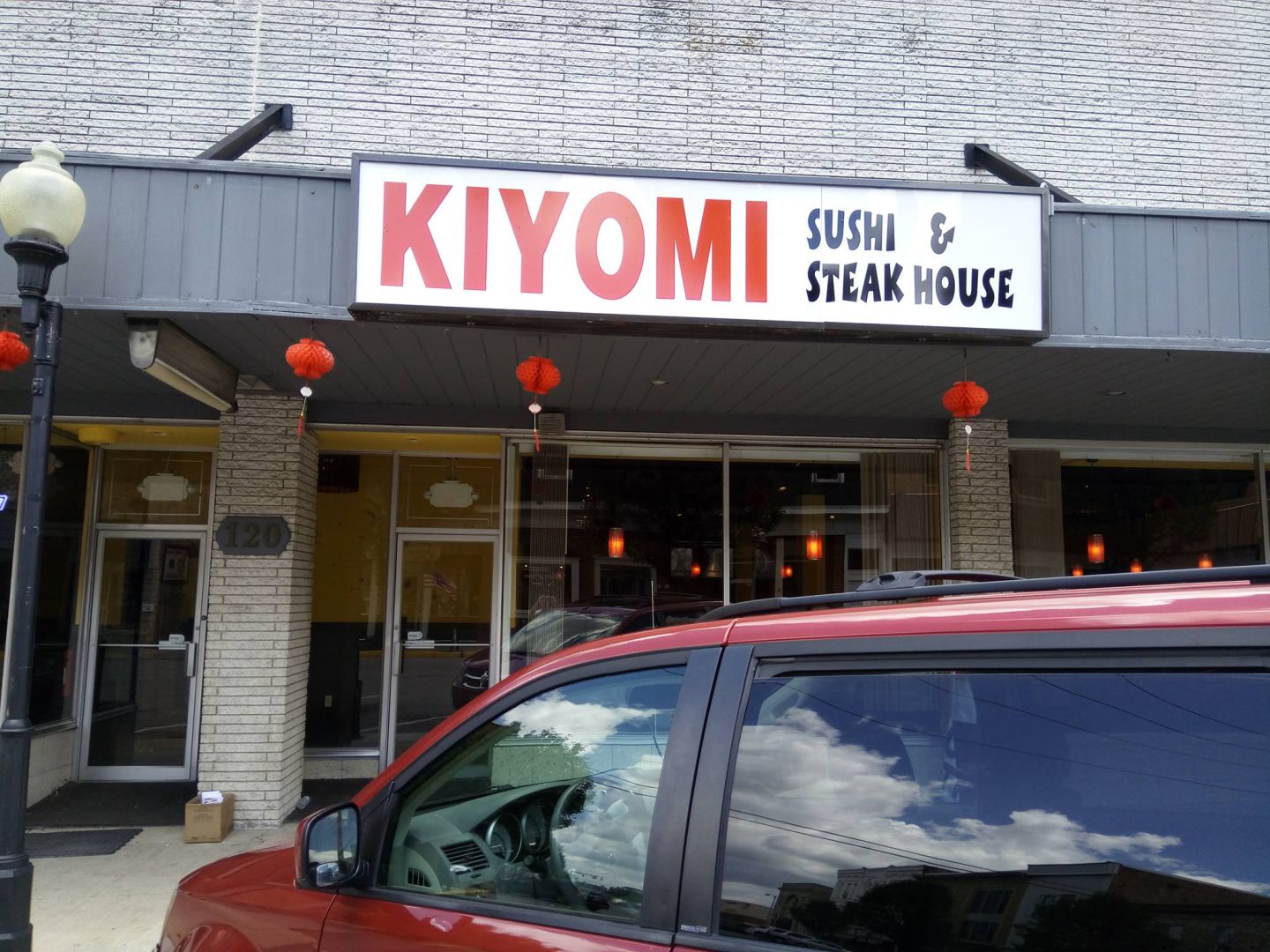 Kiyomi Sushi Steakhouse