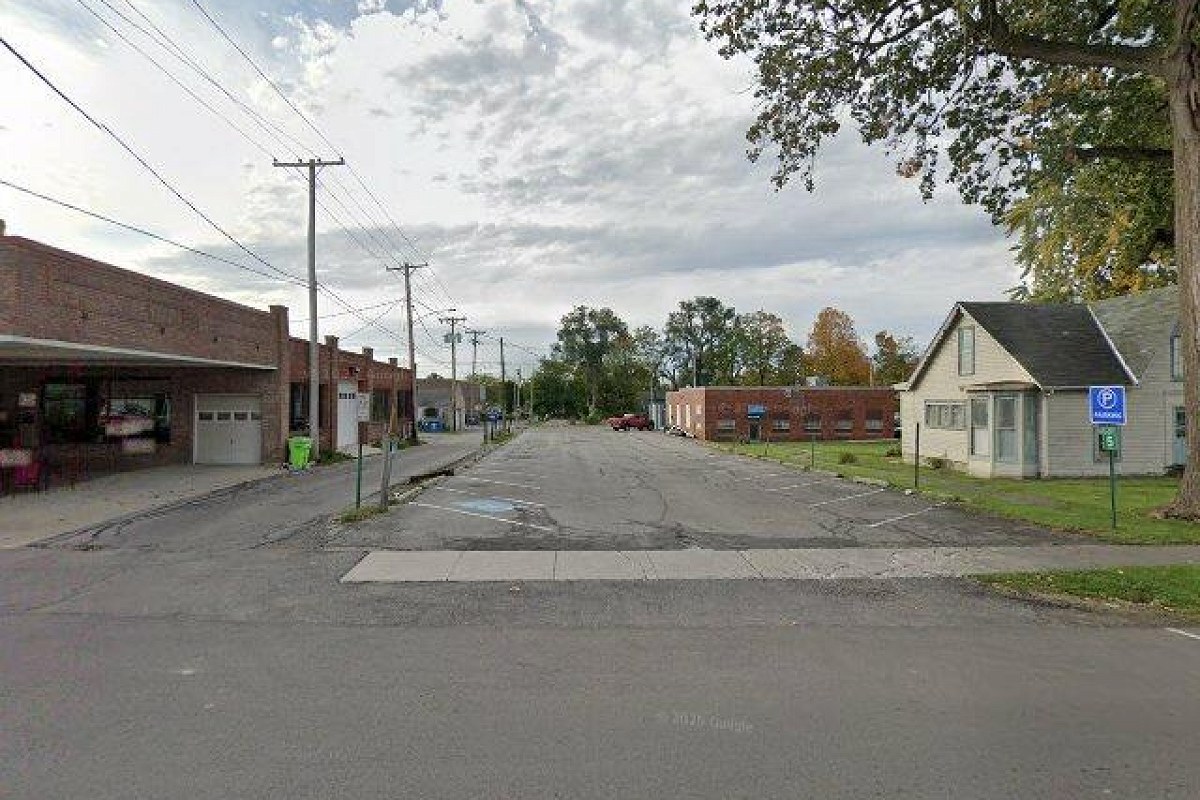 129 W Chillicothe Ave -Parking